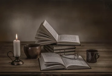 Libros a la luz de las velas