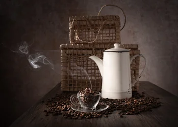 Un momento acogedor con un café