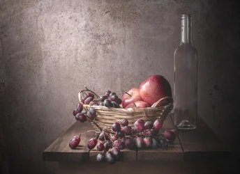 Naturaleza muerta con uvas y manzanas