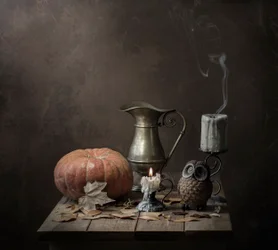 Naturaleza muerta con calabaza y búho