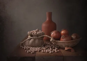 Naturaleza muerta rústica con garbanzos