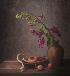 Naturaleza muerta floral rústica