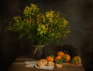 Mandarinas y flores de otoño