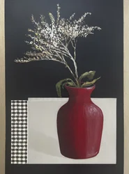 Naturaleza muerta con un elegante jarrón rojo