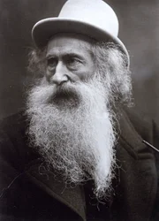 Retrato de medio cuerpo del anciano escultor Vincenzo Gemito