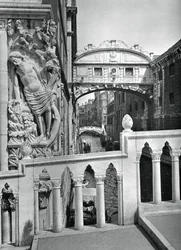 El Puente de los Suspiros y el Palacio Ducal, Venecia, 1937