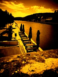 En el antiguo puente del Meno en Wurzburgo