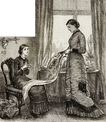 Joven admirando el bordado de su amiga
