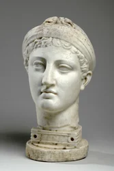 Busto de una mujer griega
