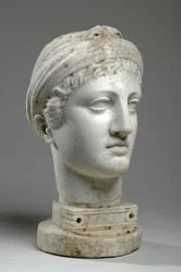 Busto de una mujer griega