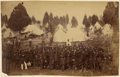 Tercer regimiento de Connecticut, infantería, Camp Douglas, 1861/[tropas de la Unión y seguidores del campamento]