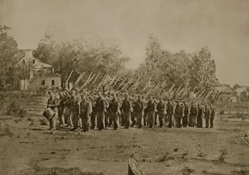 Compañía de infantería cerca de Harper