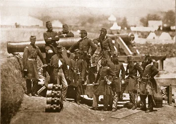 General Corcoran (extremo izquierdo) y Oficiales de los Voluntarios de Nueva York 69, 1861-65