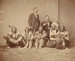 General J. E. Smith e indios