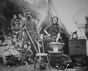 Soldado de la Unión del 31º Regimiento de Pensilvania con su familia en Camp Slocum, cerca de Washington D.C.