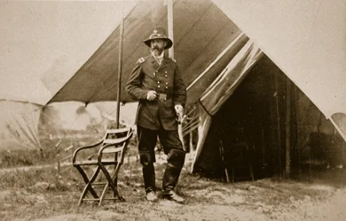 General G. Meade en el campamento