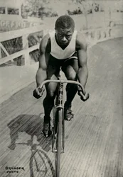 Retrato del ciclista estadounidense Major Taylor ( 1878