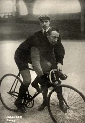 Retrato del ciclista belga Julian Van Der Born ( 1872 ,  ) (fotografía)