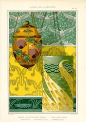 Objetos decorativos Art Nouveau con pavo real, mariposas y palomas