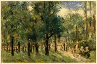Camino en el Tiergarten con paseantes