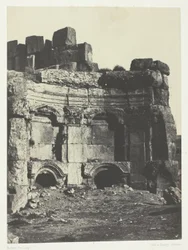 Baalbeck (Heliópolis), hemiciclo de los templos del Sol y de Júpiter; Siria