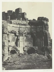 Baalbeck Héliopolis, Hemiciclo de la Enceinte de los Templos del Sol y de Júpiter, Siria, 184951