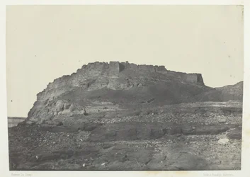 Fortaleza de Ibrym Antigua Premmis, vista tomada al sur, Nubia, 1849-51, impresa en 1852