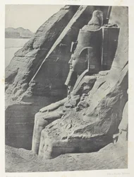 Ibsamboul, Colosse Oriental Du Spéos De Phrè, Vu De Profil; Nubie, lámina 104 del álbum "Egypte, Nubie, Palestine et Syrie" (1852).