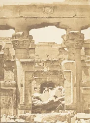 Templo de Kalabcheh - Entre columnas medias del Pronaos