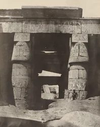 Tebas: Karnak, Portique de Temple de Khons, 1850