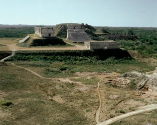 Vista del palacio del gobernador, siglos IX-X