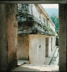 Patio en el Palacio, Maya Clásico Tardío