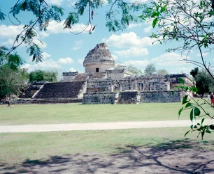 Civilización precolombina: vista del sitio de Chichén Itzá en la región de Yucatán