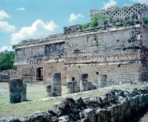 Civilización precolombina: vista del sitio de Chichén Itzá en la región de Yucatán. Civilización maya, período clásico y renacimiento maya, 750-1200 d.C. México
