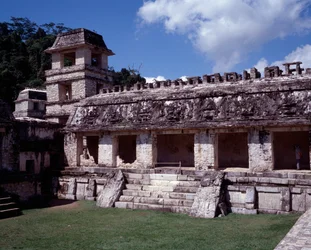 Civilización precolombina: vista del sitio de Palenque en Chiapas. Período clásico maya