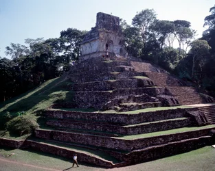 Civilización precolombina: vista del sitio de Palenque en Chiapas, período clásico maya