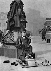 Un limpiabotas, Londres, 1926-1927
