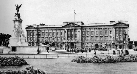Palacio de Buckingham después de su restauración, Londres, 1926-1927