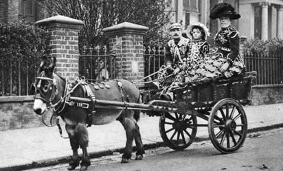 Familia Pearly en su carro tirado por burros, Londres, 1926-1927