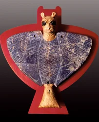 Mesopotamia: Águila con cabeza de león (estatuilla del Tesoro de la Dinastía de Ur)