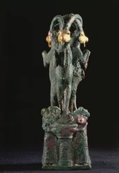 Árbol sagrado formado por tres cabras, de Larsa, sur de Mesopotamia, c.1750 a.C.