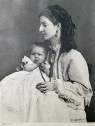 La reina Margarita de Saboya con su hijo Víctor Manuel