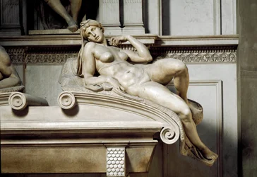 Alegoría de la Aurora. Tumba de Lorenzo II de Médici. Escultura de mármol 1531