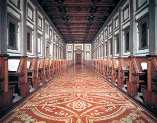 Sala de la Biblioteca Laurenciana, arquitecto Miguel Ángel, Florencia, Italia