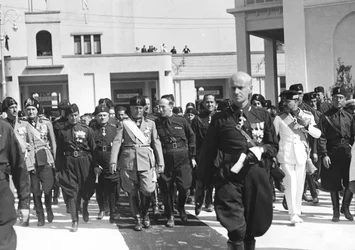 Mussolini en la inauguración del Quinto Festival de Levante en Bari, 06/09/1934 (foto en b/n)