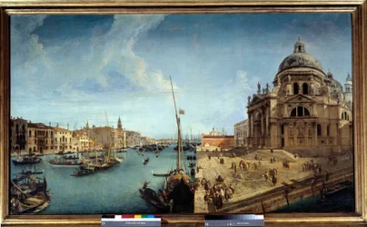 Vista de la entrada del Gran Canal y de la Iglesia de la Salud en Venecia