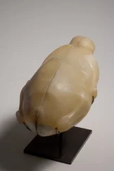 Vasija de dos partes en forma de pato (alabastro)