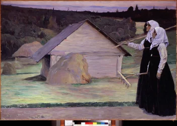 Ete (verano). Dos mujeres, con sus rastrillos, al atardecer, después de trabajar en el campo, pasan por delante de pajares y cabañas de madera. Pintura de Mikhail Vasilyevich Nesterov (1862-1942), óleo sobre lienzo