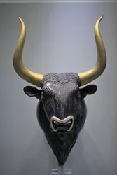 Arte minoico. Rhyton en forma de cabeza de toro. Este rhyton fue encontrado en el pequeño palacio de Knossos