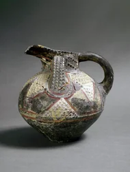 Arte minoico: jarrón de cerámica en estilo Barbotine. De Agia Triada (Hagia Triada). Aproximadamente 1500 a.C. Dim. 15.5 cm Heraclión, Museo Arqueológico